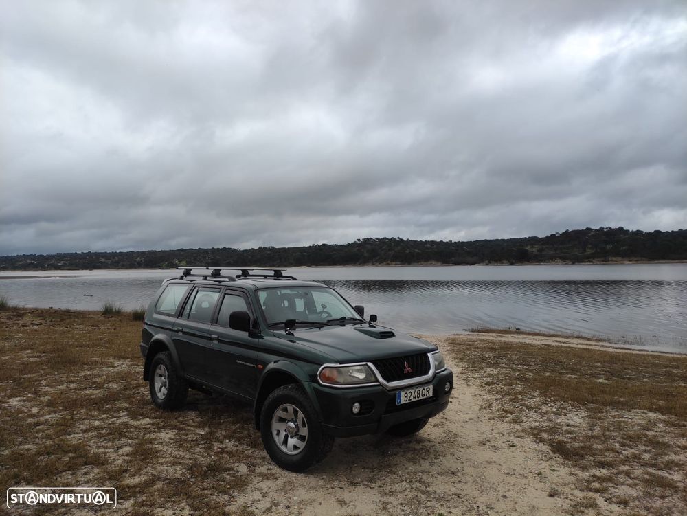 Mitsubishi Pajero Sport 2.5 TD GLS - 1