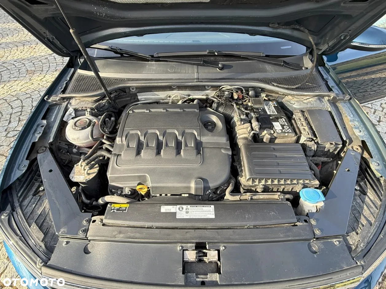 Volkswagen Passat 2.0 TDI Elegance DSG - 9