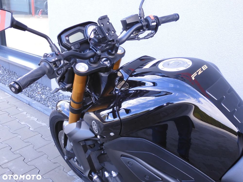 Yamaha FZ8 - 28