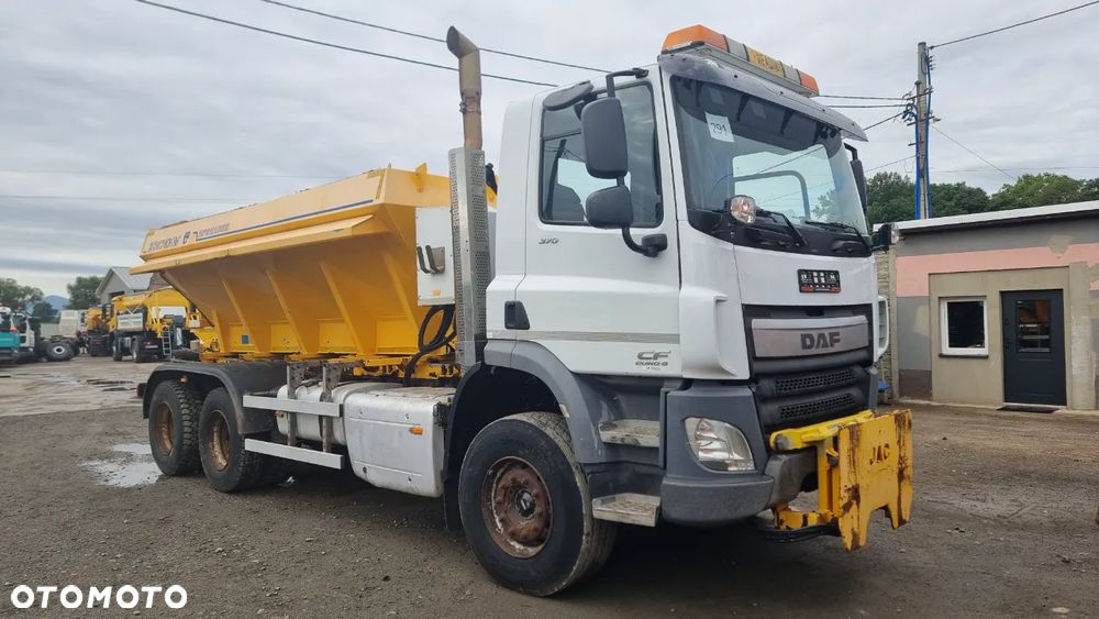 DAF CF 330 - 4