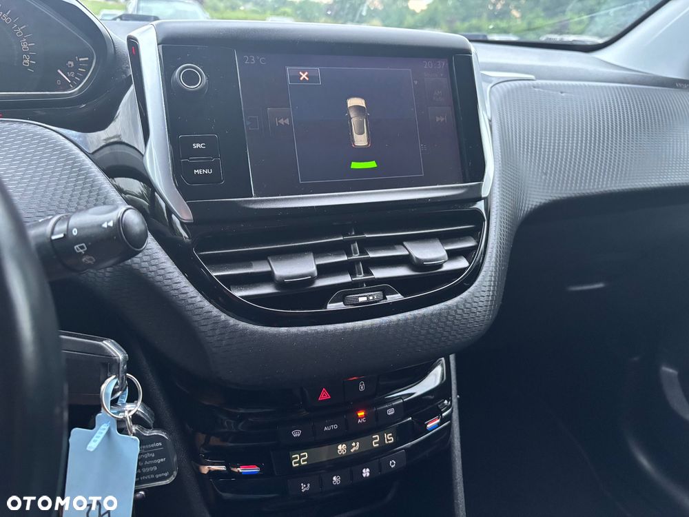 Peugeot 2008 1.6 BlueHDi Allure - 14