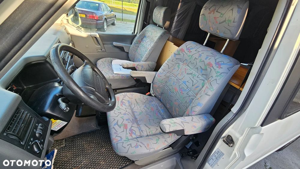 Volkswagen Multivan - 18