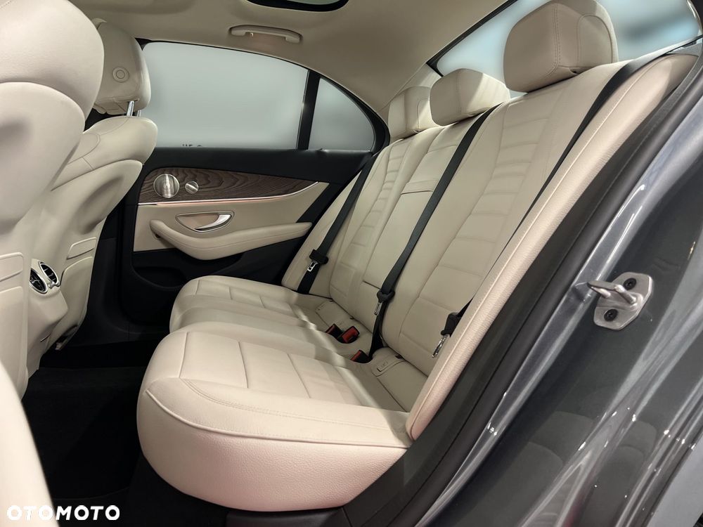 Mercedes-Benz Klasa E - 15