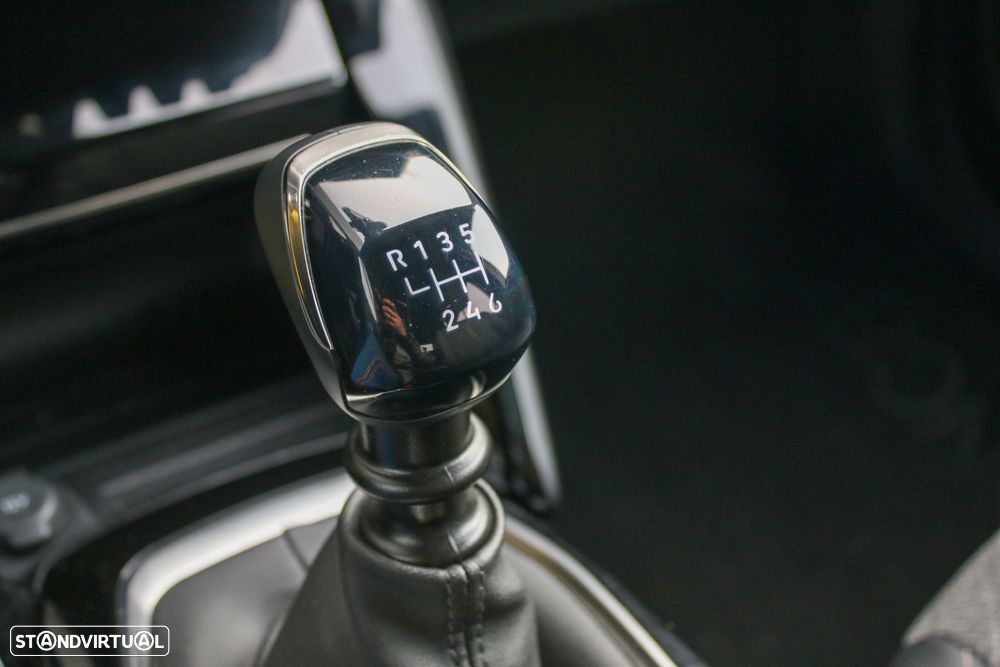 Peugeot 2008 1.2 PureTech Allure - 25