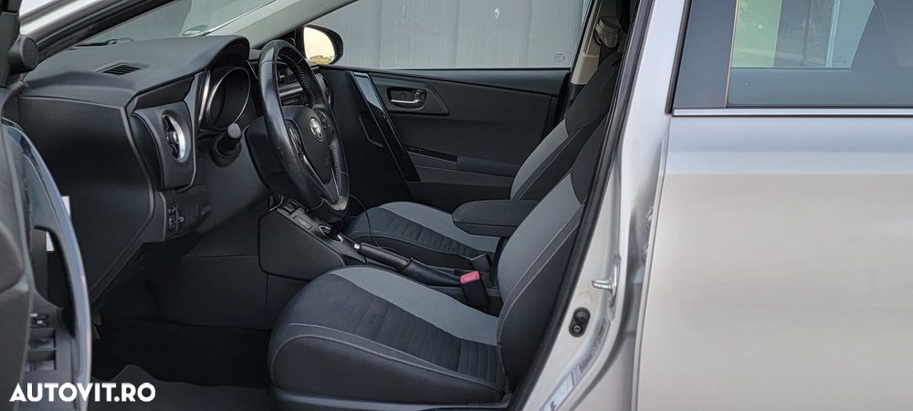 Toyota Auris 1.8 L VVT-i Sol - 8
