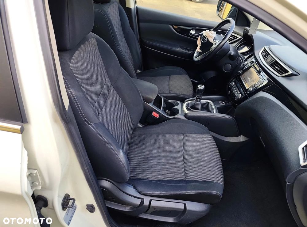 Nissan Qashqai 1.5 dCi DPF 360 - 10
