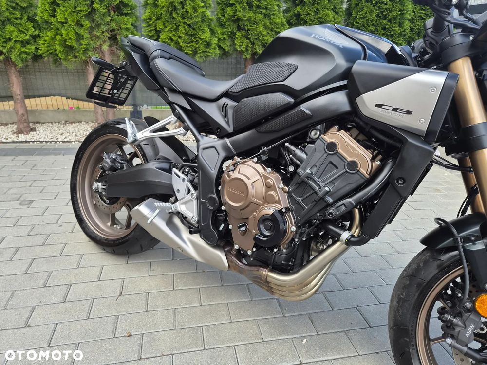 Honda CB - 11
