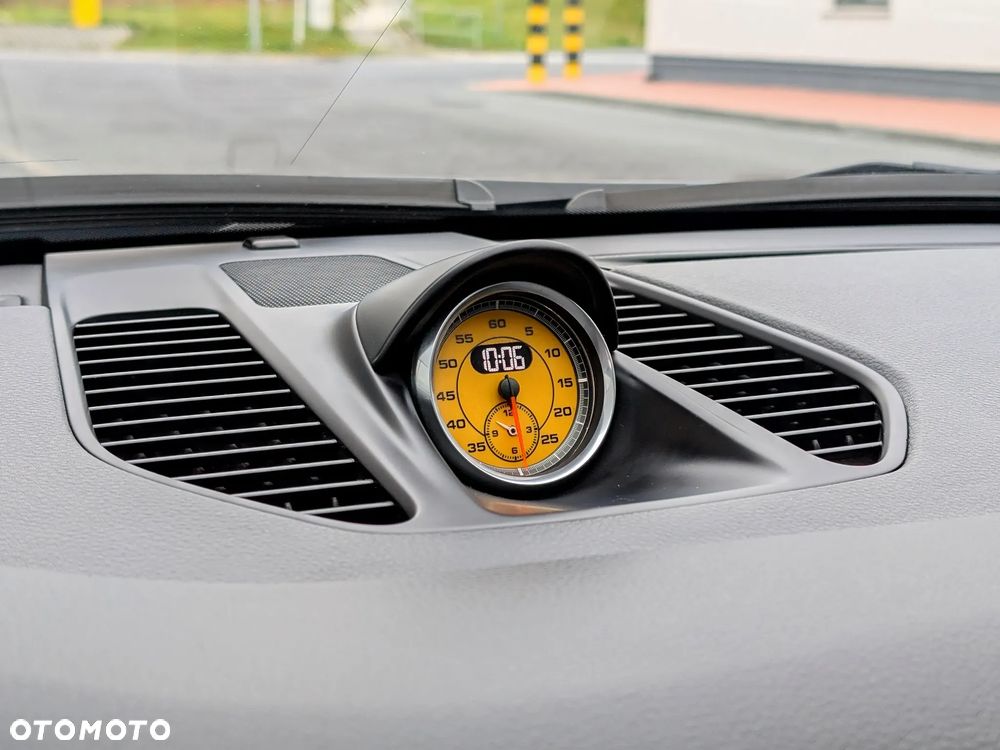 Porsche 911 Carrera S - 22