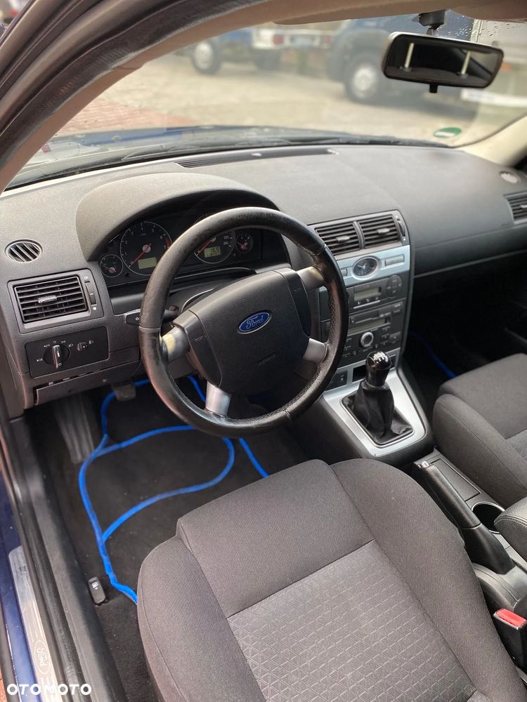 Ford Mondeo 1.8 Titanium - 9