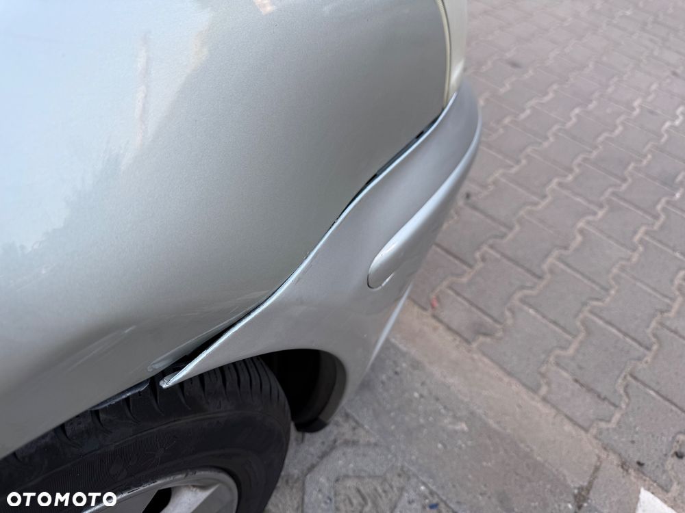 Toyota Avensis 1.8 VVT-i Sol - 8