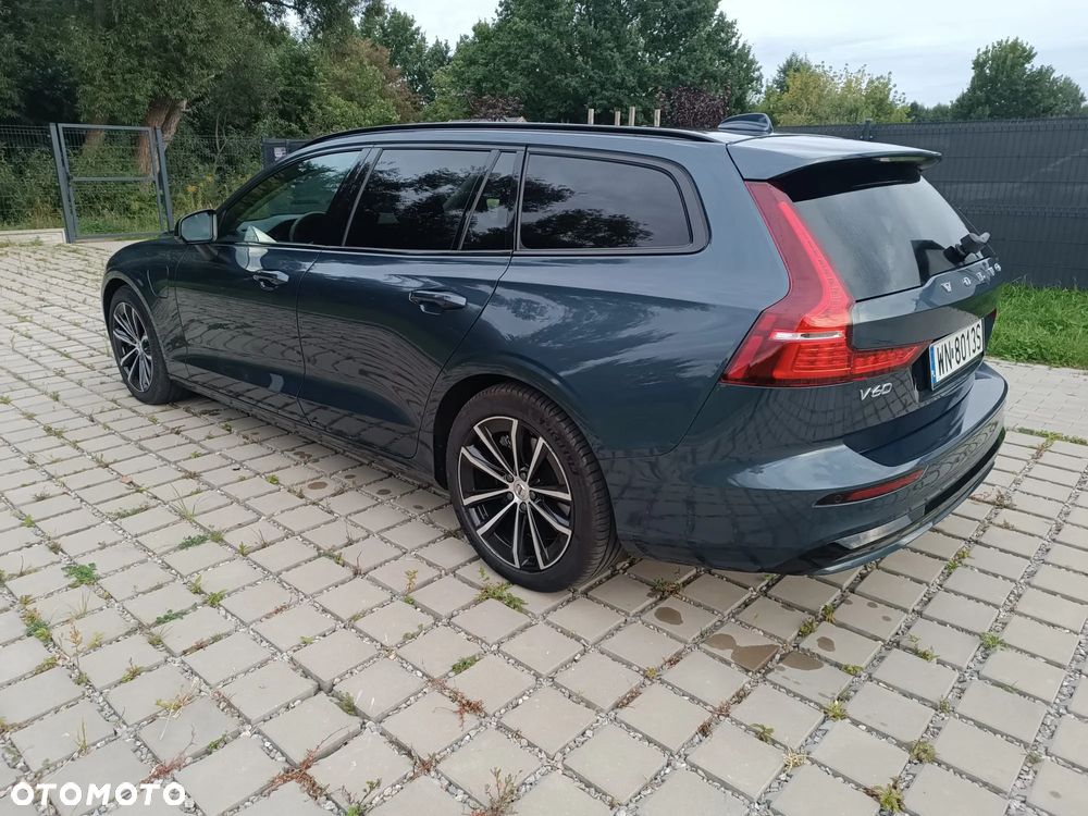 Volvo V60 T8 AWD Plug-In Hybrid Plus Dark - 4