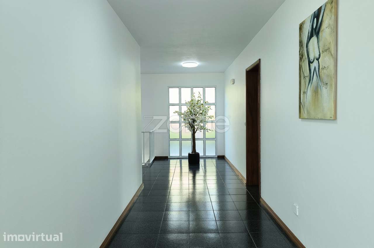 Moradia T4+2 com Jardim e Garagem – Vila da Povoação - Grande imagem: 3/34