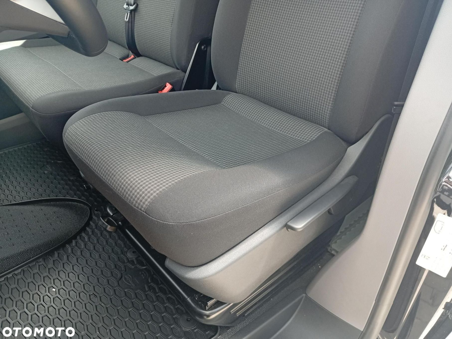 Volkswagen Transporter Kombi T6.1 TDI L2H1 DSG - 12