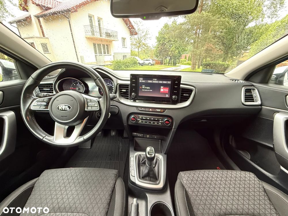 Kia Ceed 1.6 CRDi mHEV L - 19