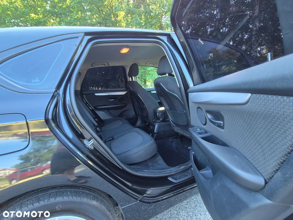 BMW Seria 2 216d Sport Line - 25