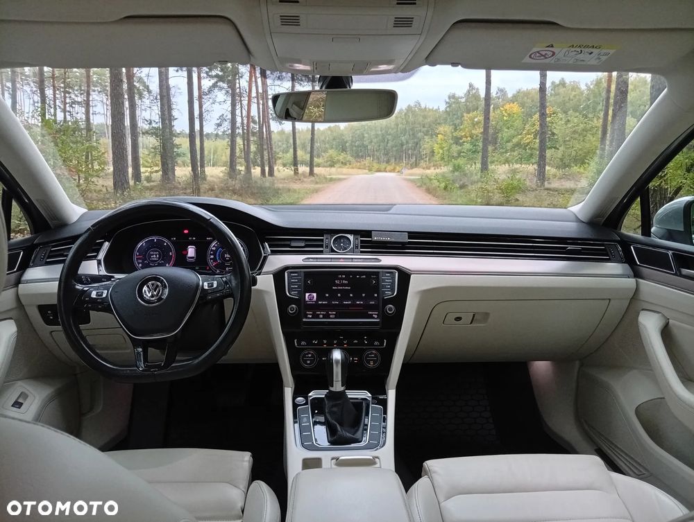 Volkswagen Passat - 8