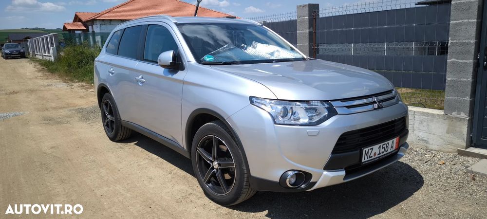 Mitsubishi Outlander - 9