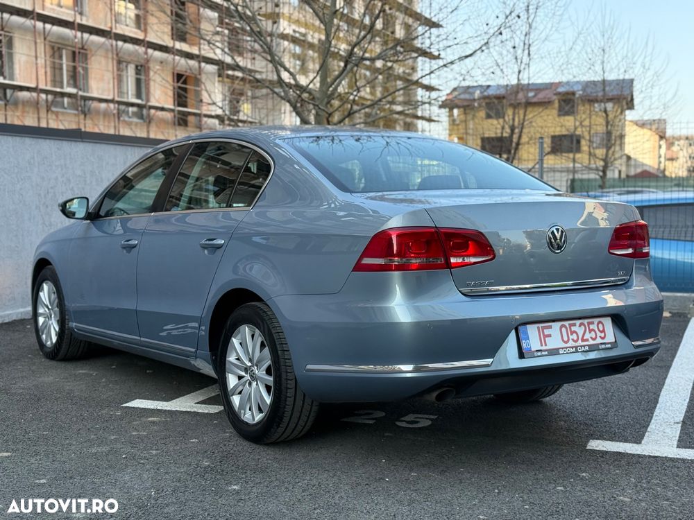 Volkswagen Passat 1.6 TDI BlueMotion Technology Comfortline - 4