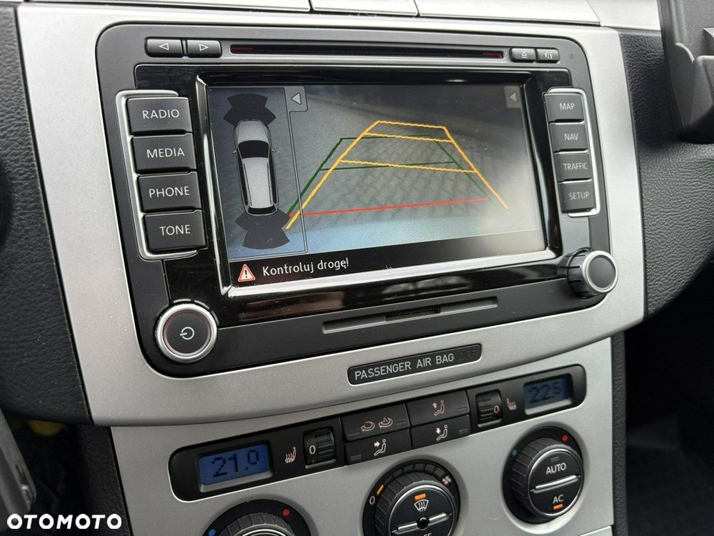 Volkswagen Passat - 32