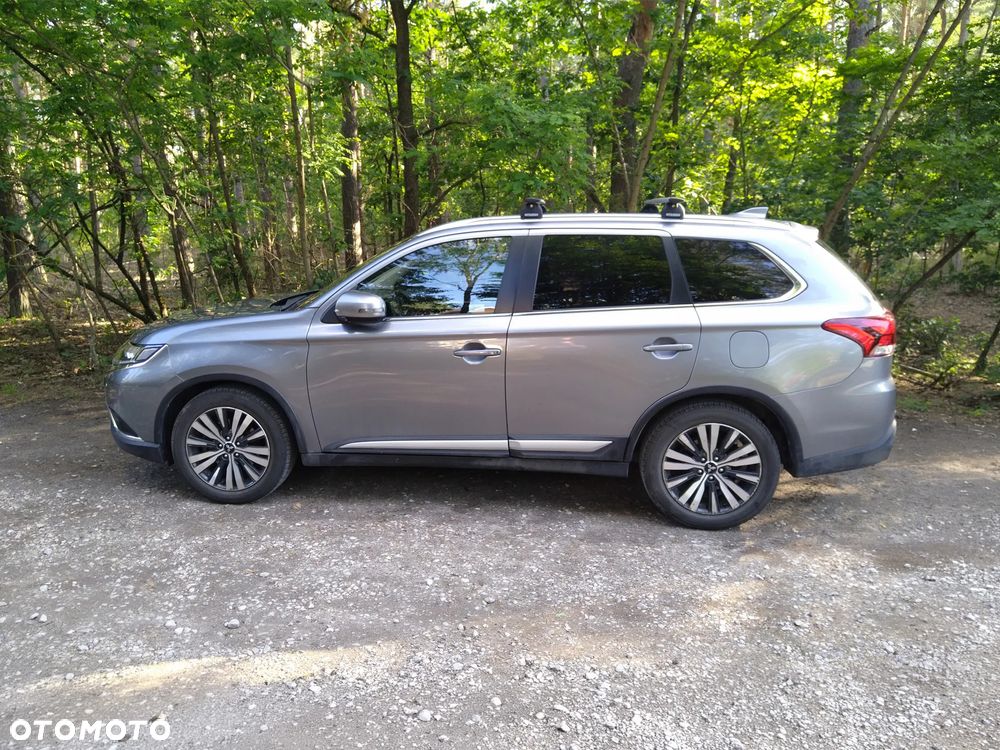Mitsubishi Outlander 2.0 Instyle SDA 4WD CVT - 2