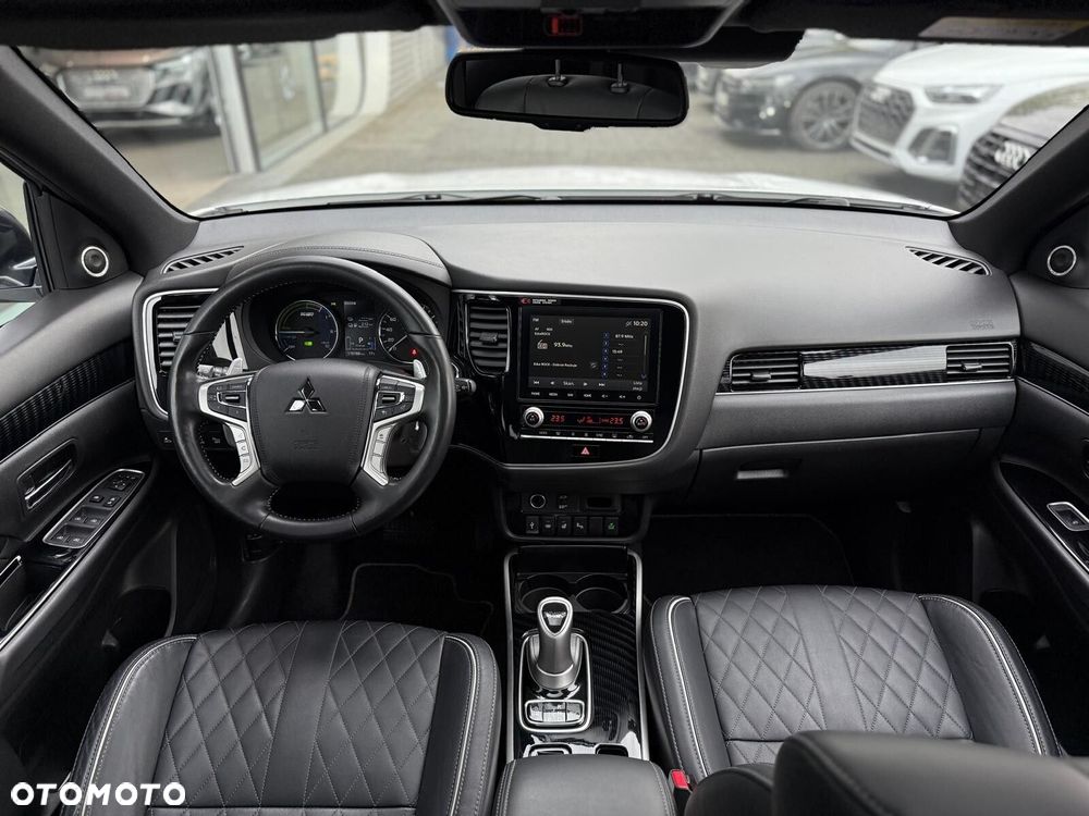 Mitsubishi Outlander PHEV Intense + - 19
