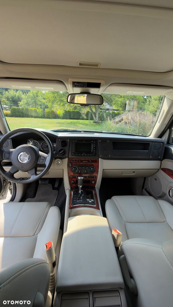 Jeep Commander 5.7 V8 Limited - 17