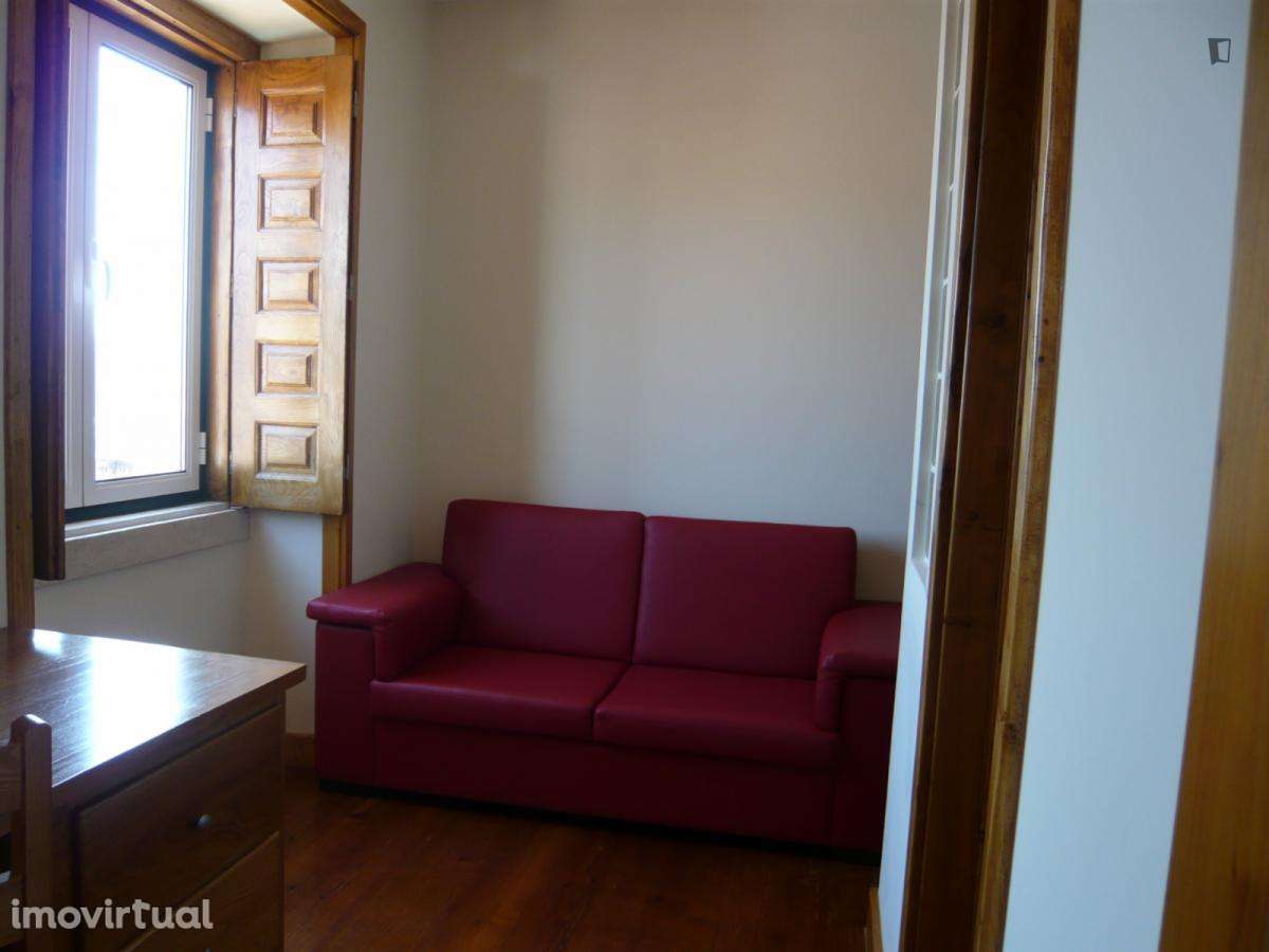 Quarto - localizado em  Coimbra - Grande imagem: 2/8