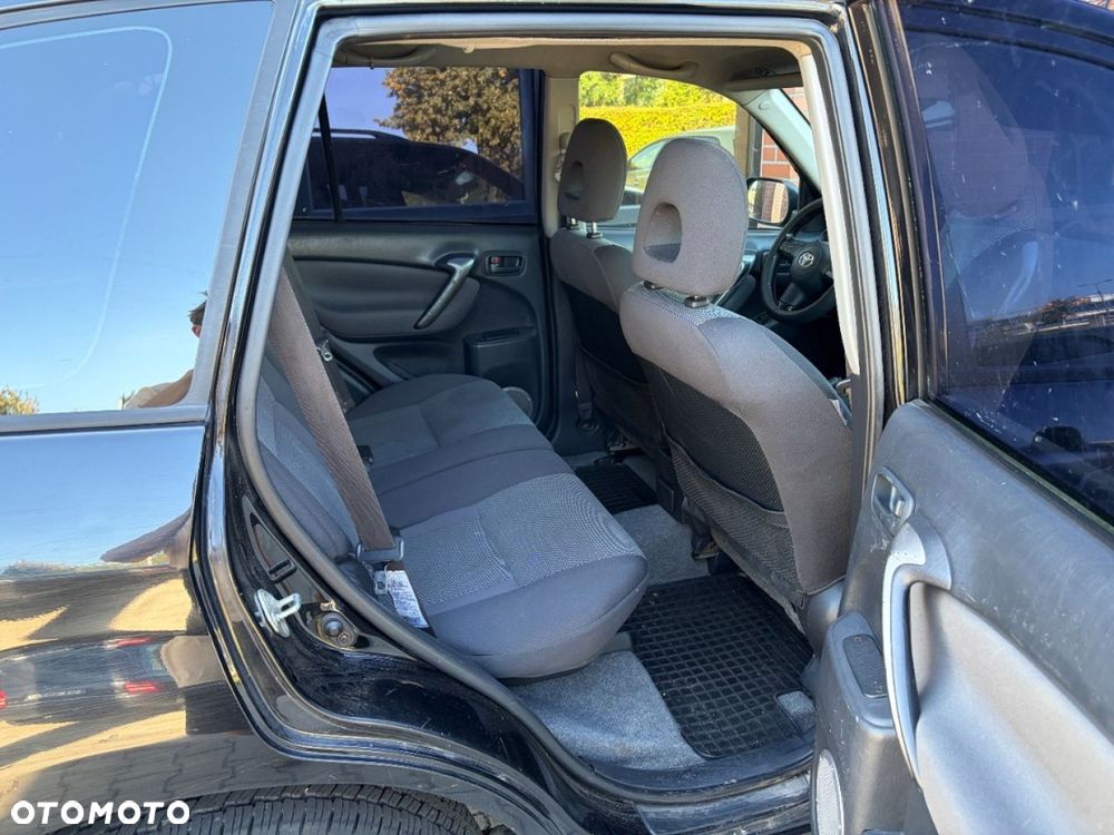 Toyota RAV4 - 13