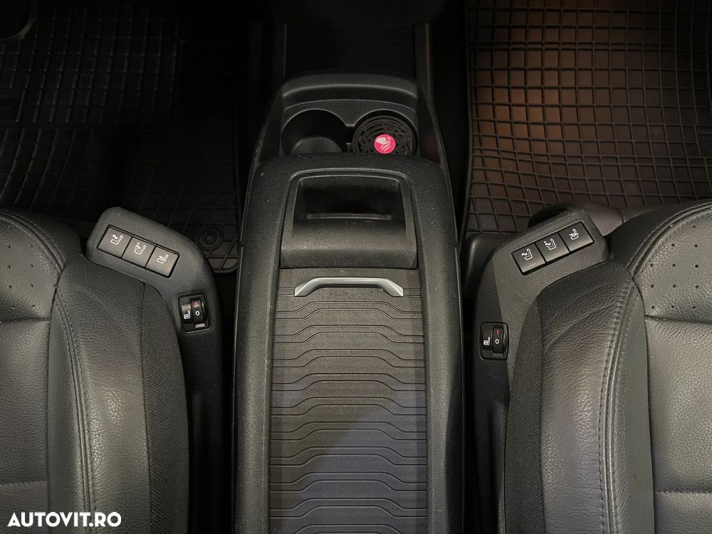 Citroën C4 Grand Space Tourer Spacetourer PureTech 180 Stop&Start EAT8 SHINE - 32