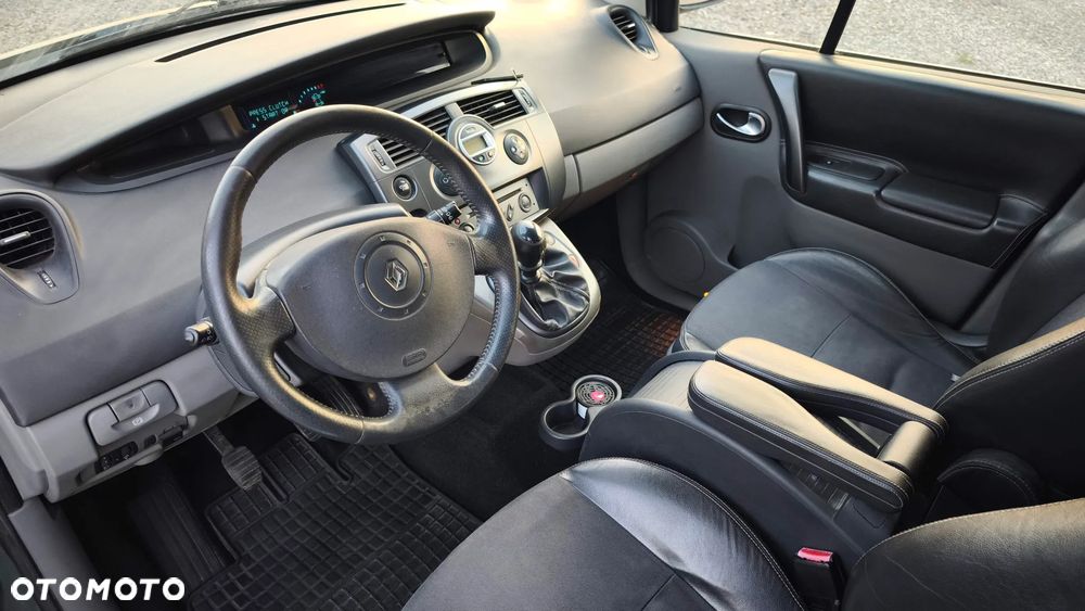 Renault Scenic 2.0 16V Emotion Plus - 13