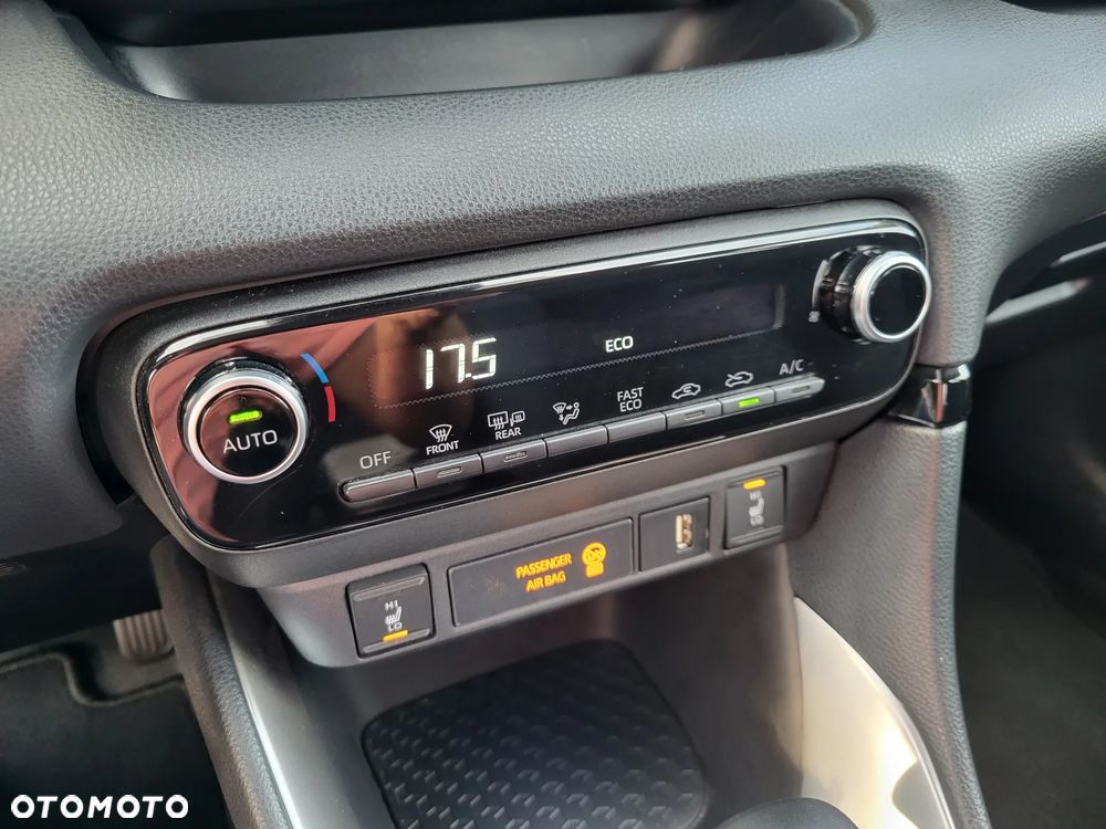 Toyota Yaris Hybrid 1.5 Comfort - 22