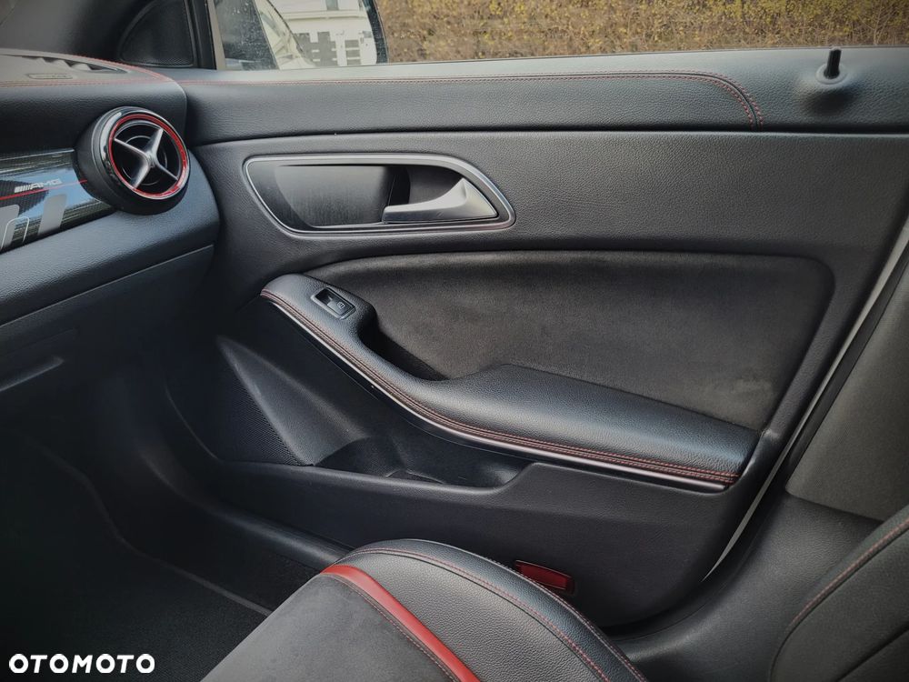 Mercedes-Benz CLA AMG 45 4Matic AMG Speedshift DCT 7G - 21