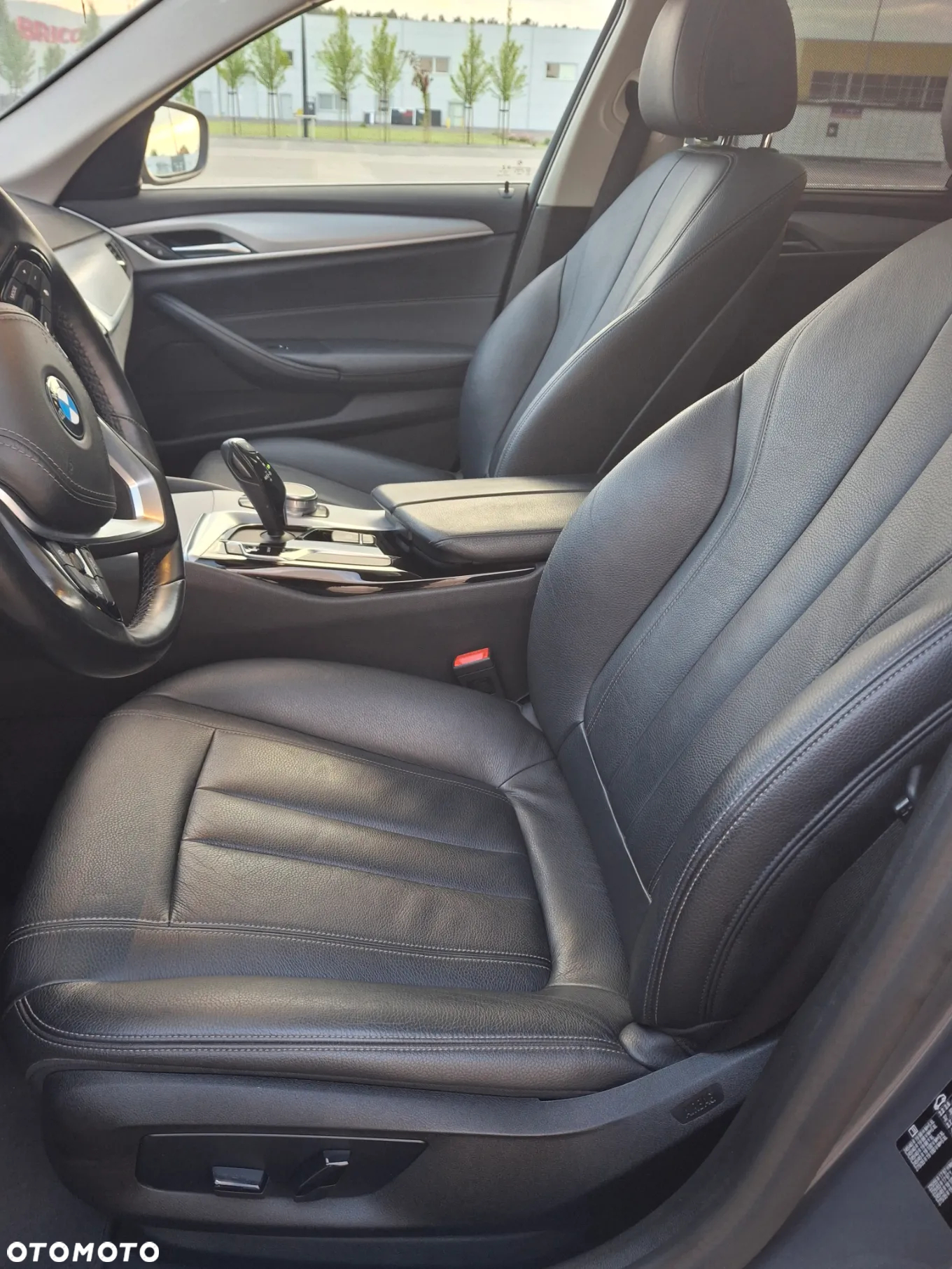 BMW Seria 5 518d Sport Line - 19