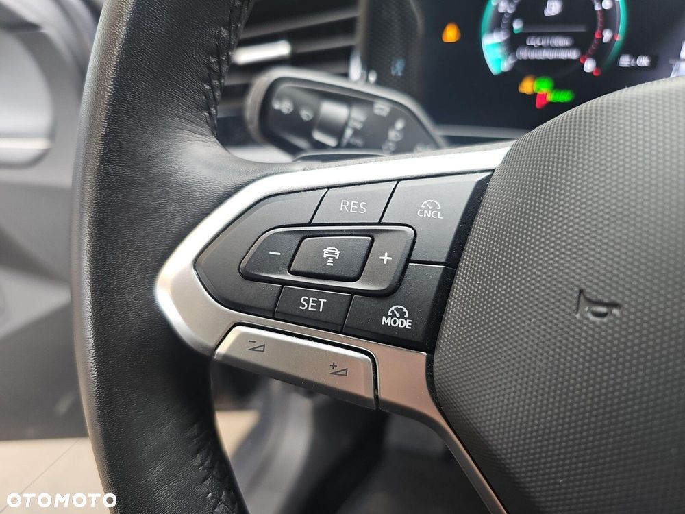 Volkswagen Passat - 14