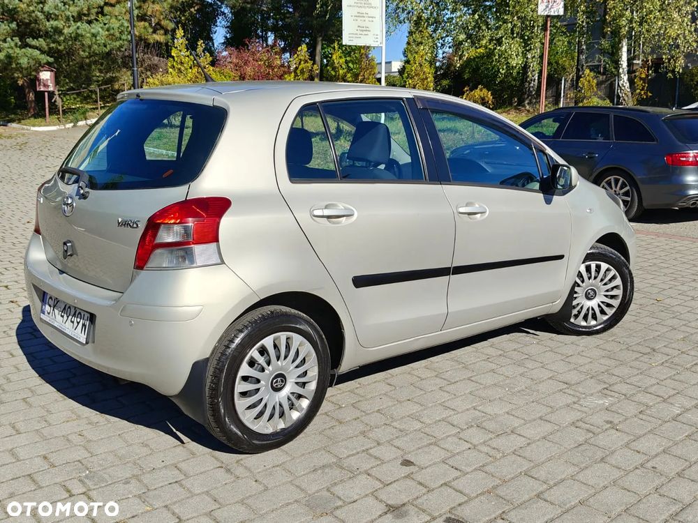Toyota Yaris 1.33 Premium - 26