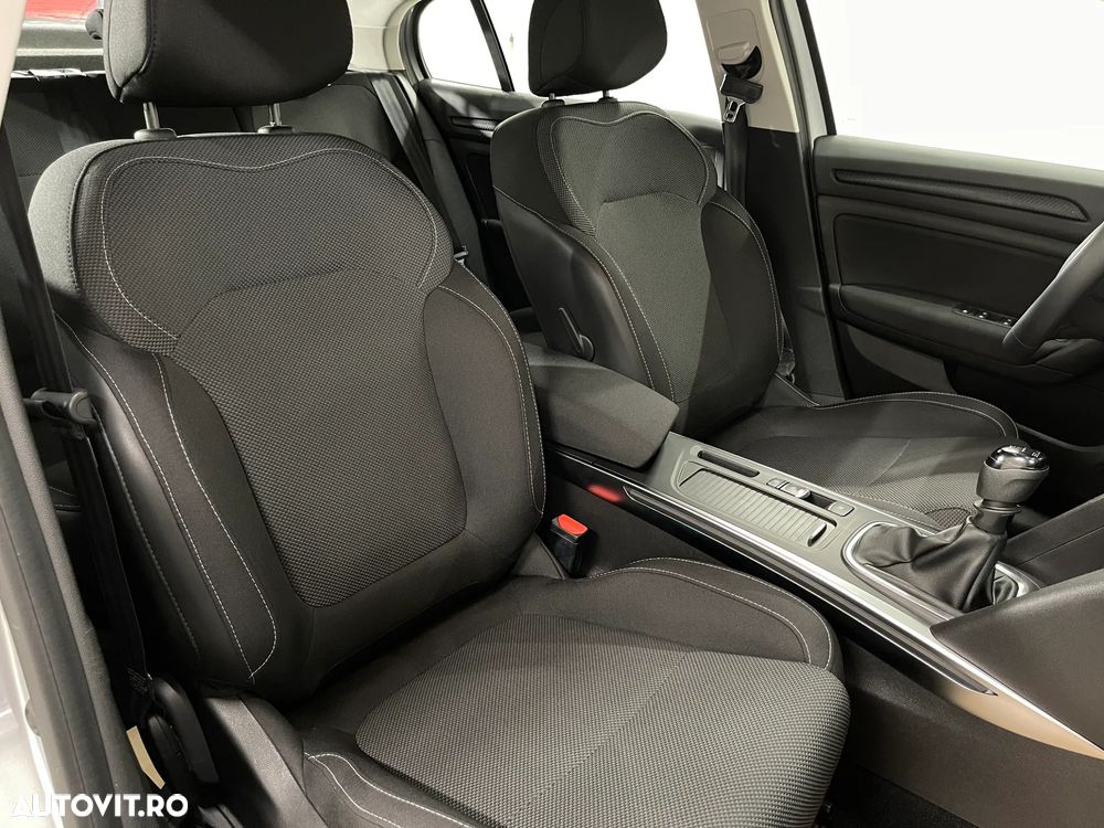 Renault Megane TCe 140 GPF Equilibre - 10