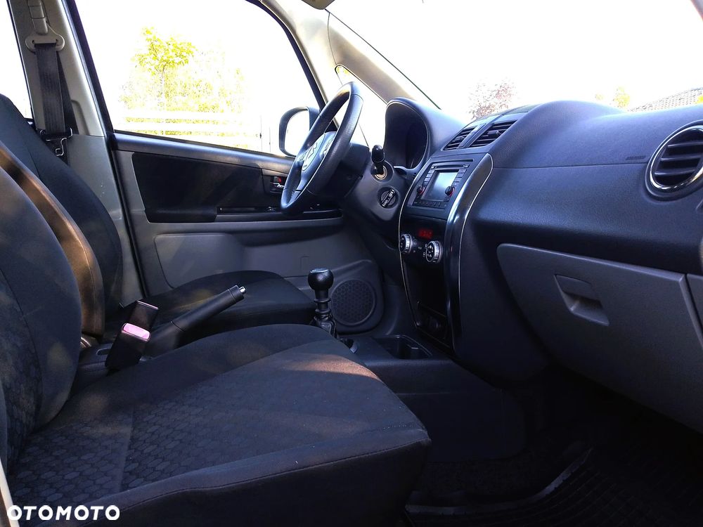 Suzuki SX4 - 7
