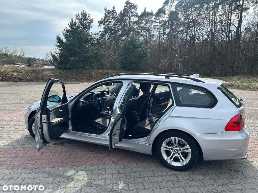BMW Seria 3 318d - 10