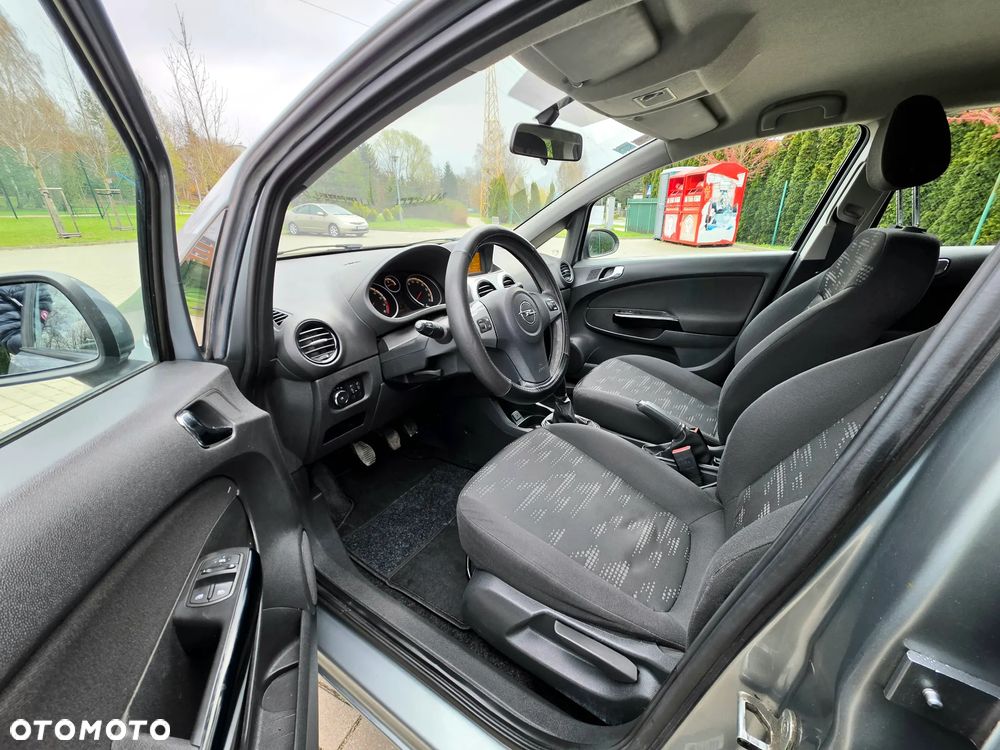 Opel Corsa 1.2 16V Edition 150 S&S - 11