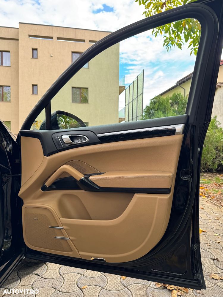 Porsche Cayenne Diesel Platinum Edition - 17