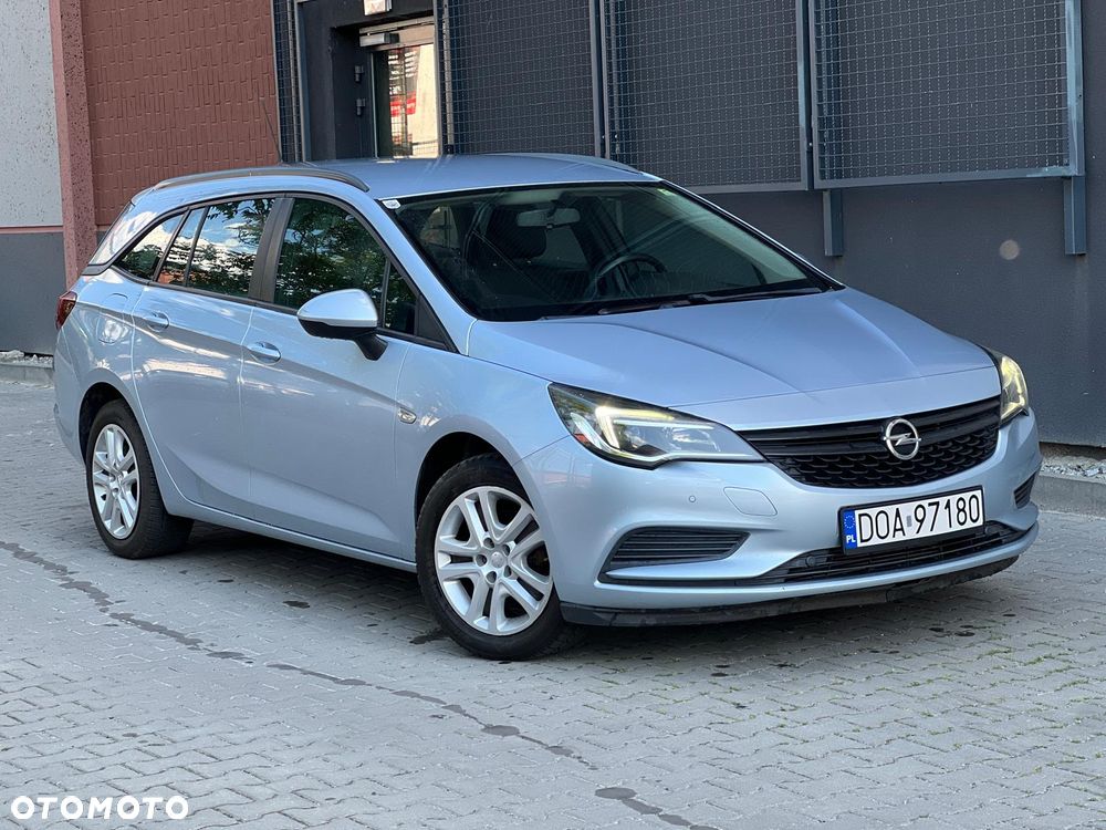 Opel Astra 1.0 T Essentia S&S - 1