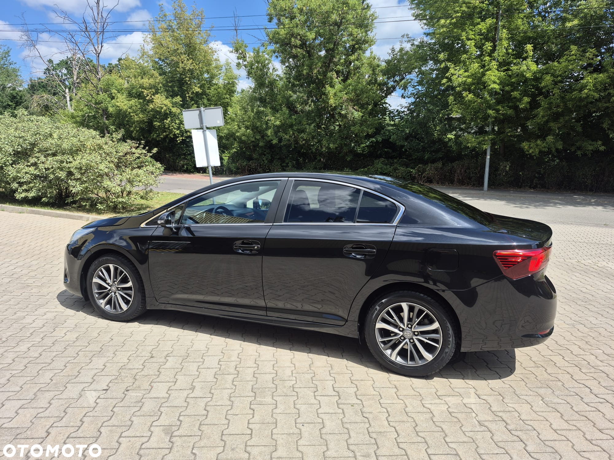 Toyota Avensis 2.0 D-4D Premium - 8