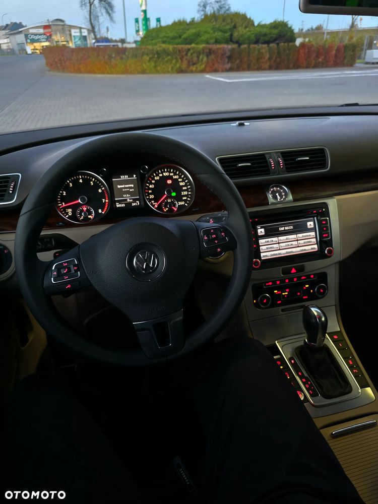 Volkswagen Passat 2.0 TSI Highline DSG - 10