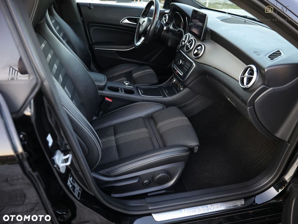 Mercedes-Benz CLA 200 d 7G-DCT - 21