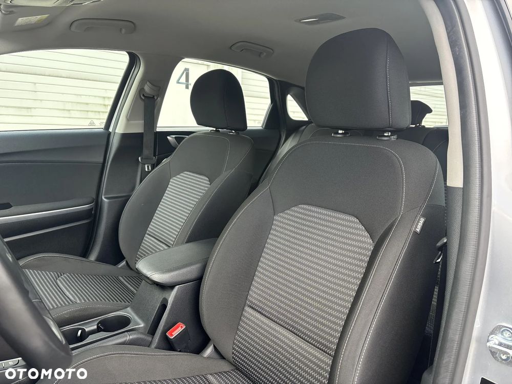 Kia Ceed 1.5 T-GDI M DCT - 11