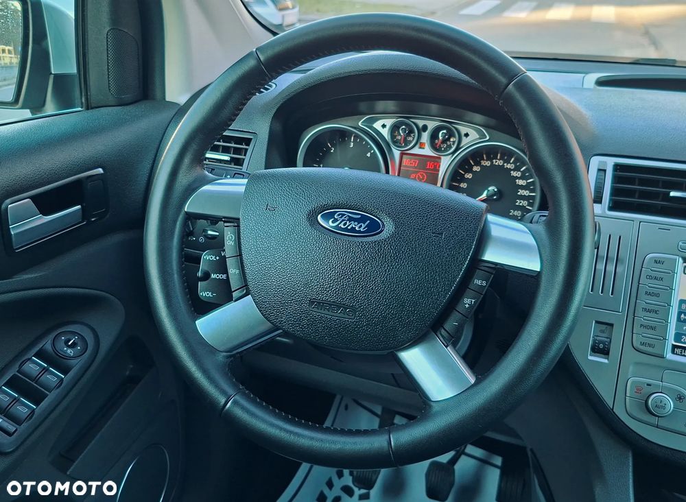 Ford Kuga 2.0 TDCi 4x4 Titanium - 32