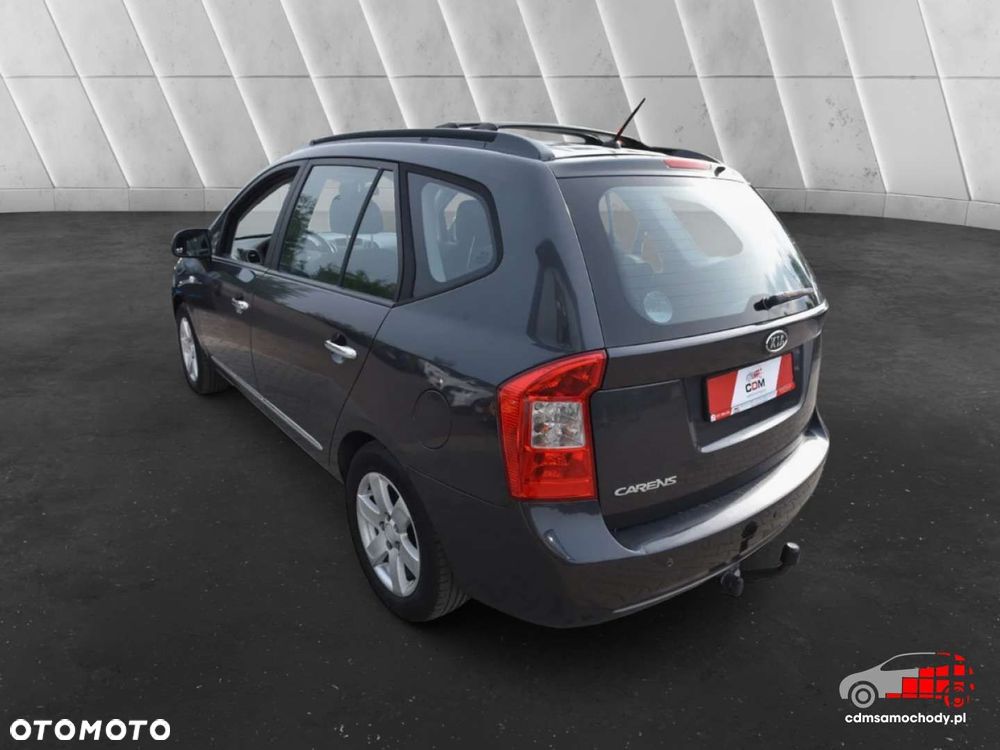 Kia Carens - 9