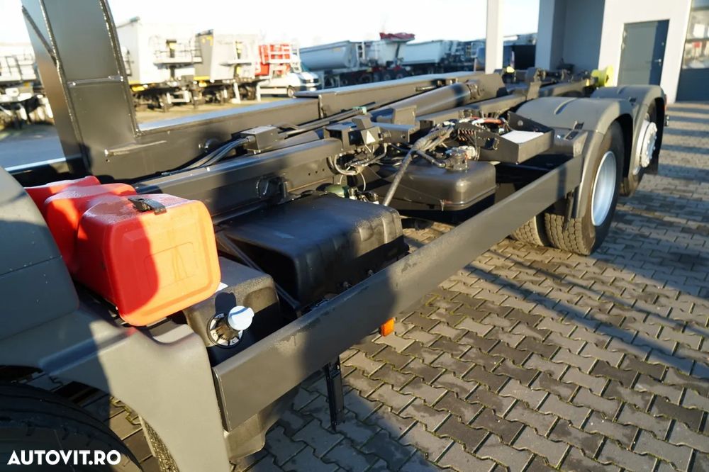 MAN TGS 26.440 / AUTOCARNIER / MARREL AL TAM 20U / 20 T / 6x2 / PUNTE DE DIRECȚIE RIDICABILĂ / ANVELOPE 100% / EURO 6 - 15