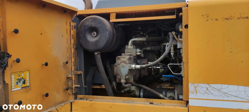 Liebherr R924B HDSL Long Reach - 6