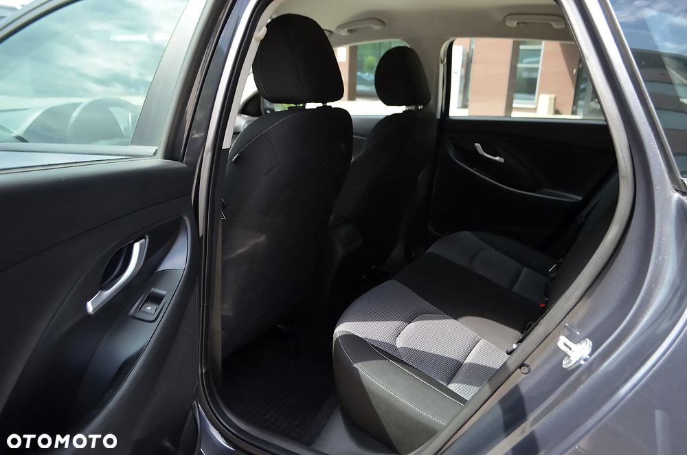 Hyundai i30 1.5 DPI Modern - 16